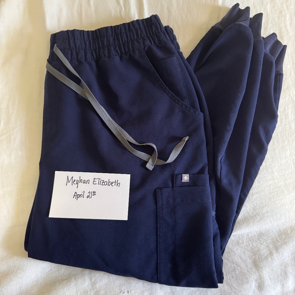 FIGS Women's Navy High Waisted Uman Relaxed - Jogger Scrub Pants
